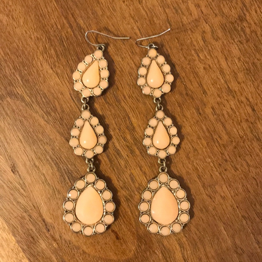 Peach teardrop earrings 💕